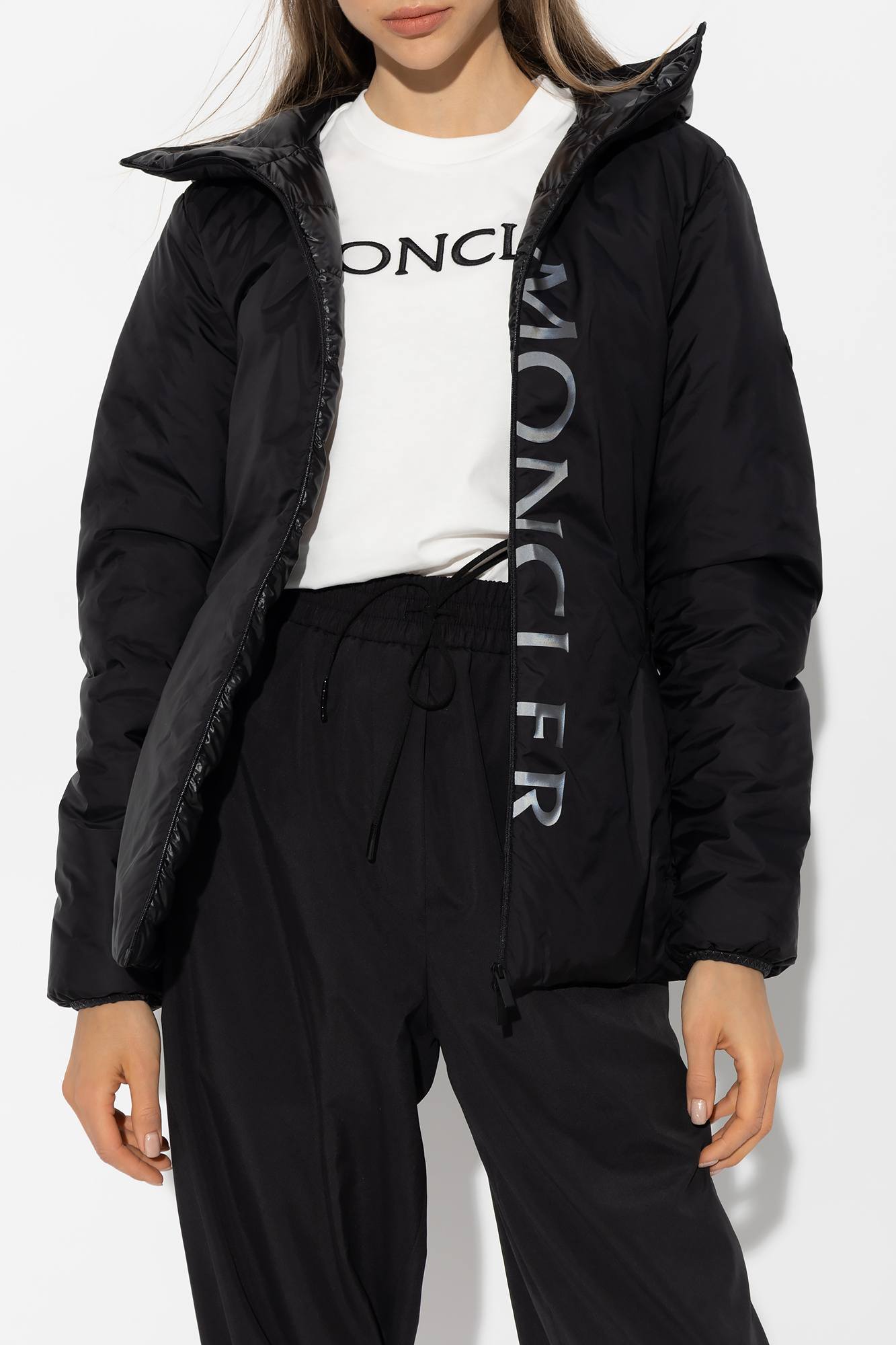 売切必至★Moncler Sepikショートダウンジャケット★New MONCLER 未使用品◎MONCLER モンクレール 23年製 黒タグ SEPIK